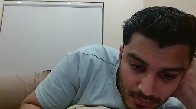 Snapshot of robintoit chatting on March 2025 05:57:01 PM robintoit online show from March 2025 05:57:01 PM