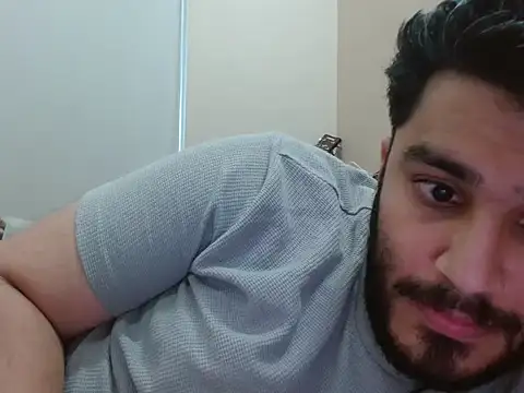 Snapshot of robintoit chatting on September 2025 03:44:01 AM robintoit online show from September 2025 03:44:01 AM