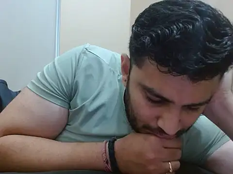 Snapshot of robintoit chatting on October 2025 06:58:02 AM robintoit online show from October 2025 06:58:02 AM