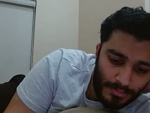 Snapshot of robintoit chatting on November 2025 04:17:02 PM robintoit online show from November 2025 04:17:02 PM