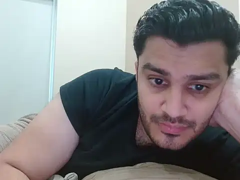 Snapshot of robintoit chatting on November 2025 04:44:01 AM robintoit online show from November 2025 04:44:01 AM