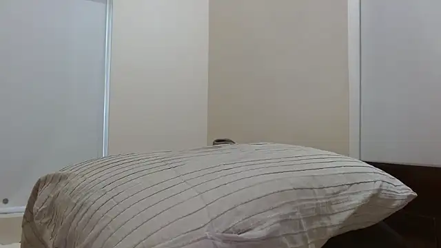 Snapshot of robintoit chatting on November 2025 04:37:01 AM robintoit online show from November 2025 04:37:01 AM