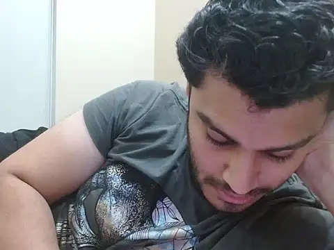 Snapshot of robintoit chatting on November 2025 04:05:01 AM robintoit online show from November 2025 04:05:01 AM