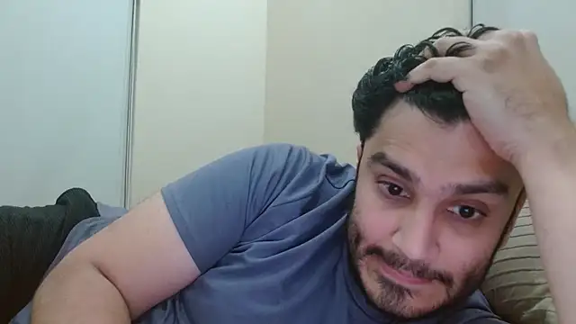 Snapshot of robintoit chatting on December 2025 01:49:02 PM robintoit online show from December 2025 01:49:02 PM