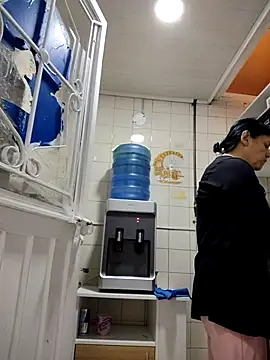 Snapshot of Natasha_milf__ chatting on November 2025 12:48:01 PM Natasha milf online show from November 2025 12:48:01 PM