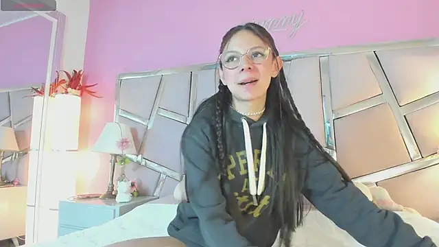 Bonniepark online show from April 2026 01:06:02 PM