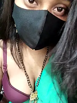 Idhika Paul online show from September 2025 10:04:01 PM