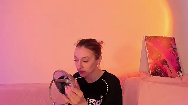 Snapshot of CrystalRey chatting on February 2025 04:24:02 AM CrystalRey online show from February 2025 04:24:02 AM