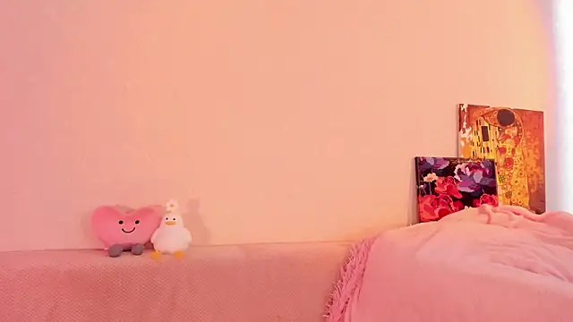 Snapshot of CrystalRey chatting on February 2025 04:36:02 AM CrystalRey online show from February 2025 04:36:02 AM