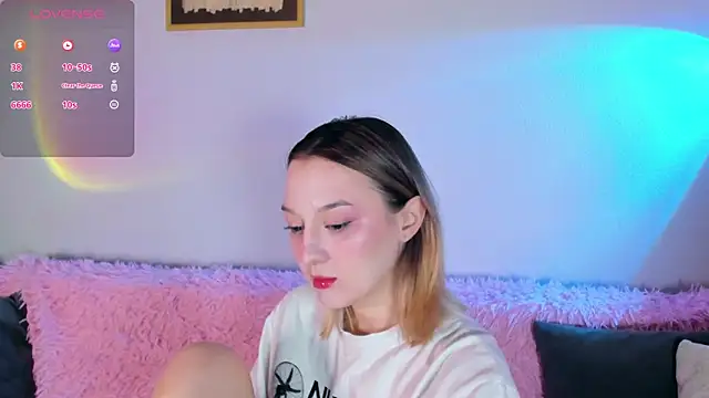 Snapshot of CrystalRey chatting on November 2025 06:52:01 AM CrystalRey online show from November 2025 06:52:01 AM