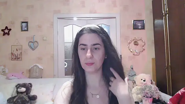 INELIKA online show from November 2025 07:57:01 PM