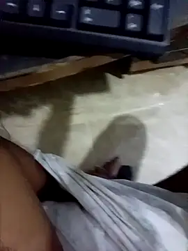 Snapshot of slchiku chatting on November 2025 06:39:01 PM slchiku online show from November 2025 06:39:01 PM