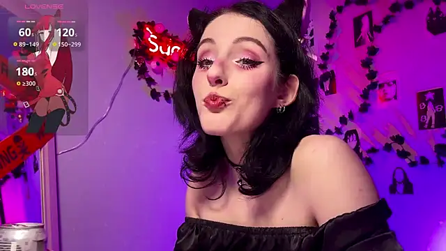 Snapshot of Alice_Succuby chatting on November 2025 07:17:01 PM Alice Succuby online show from November 2025 07:17:01 PM