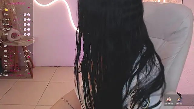 Snapshot of ViolettaHotLatin_ chatting on November 2025 12:15:01 PM ViolettaHotLatin online show from November 2025 12:15:01 PM