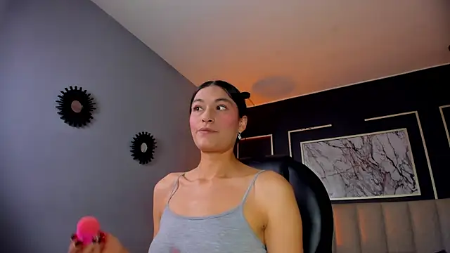 Snapshot of Lissy__Dream chatting on December 2024 09:19:01 PM Lissy Dream online show from December 2024 09:19:01 PM