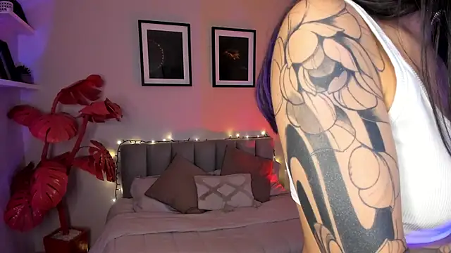 Violetta Nur online show from February 2026 09:43:01 PM