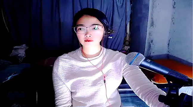 Snapshot of Floor_oo chatting on February 2025 03:10:02 PM Floor oo online show from February 2025 03:10:02 PM