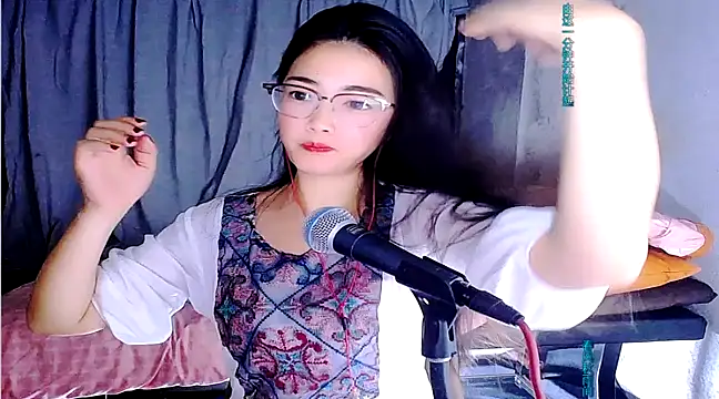 Snapshot of Floor_oo chatting on February 2025 01:16:01 PM Floor oo online show from February 2025 01:16:01 PM