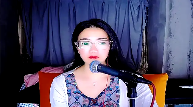 Snapshot of Floor_oo chatting on February 2025 12:15:02 PM Floor oo online show from February 2025 12:15:02 PM