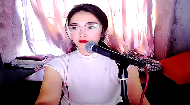 Snapshot of Floor_oo chatting on February 2025 07:37:02 AM Floor oo online show from February 2025 07:37:02 AM