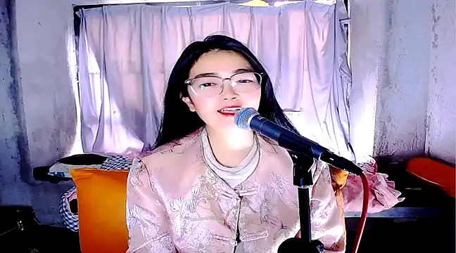 Snapshot of Floor_oo chatting on March 2025 05:45:02 AM Floor oo online show from March 2025 05:45:02 AM