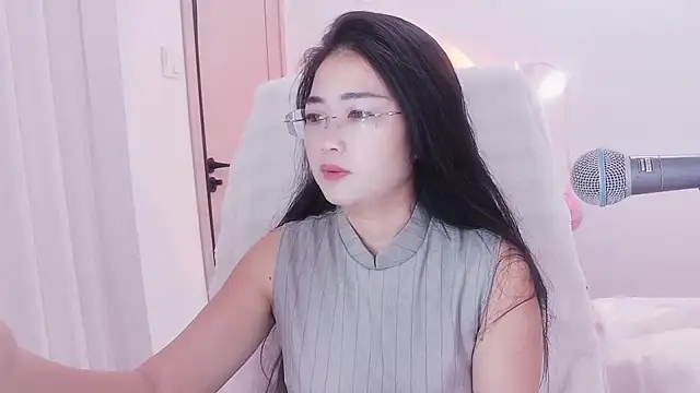 Snapshot of Floor_oo chatting on September 2025 01:33:02 PM Floor oo online show from September 2025 01:33:02 PM