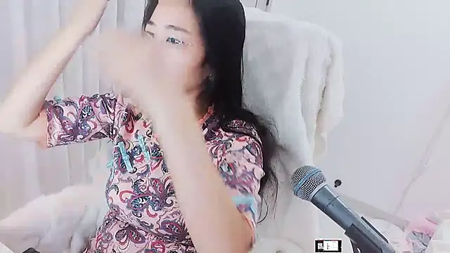 Snapshot of Floor_oo chatting on October 2025 02:27:02 PM Floor oo online show from October 2025 02:27:02 PM