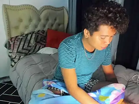 asian sweetboy online show from December 2025 05:31:02 PM