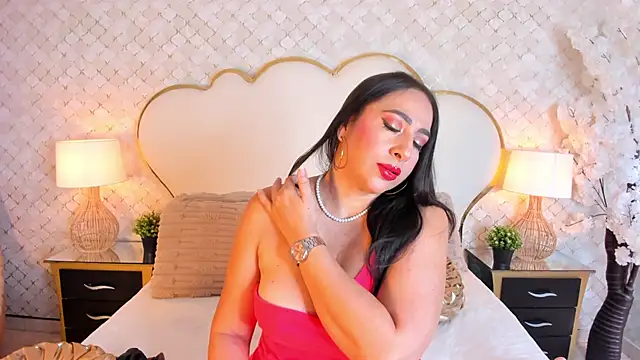 Snapshot of MayraVegas chatting on October 2025 02:09:01 PM MayraVegas online show from October 2025 02:09:01 PM