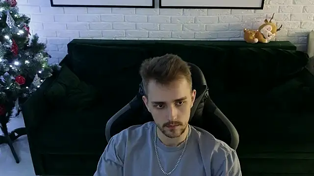 Snapshot of Larstar01 chatting on December 2024 02:26:01 AM Larstar01 online show from December 2024 02:26:01 AM