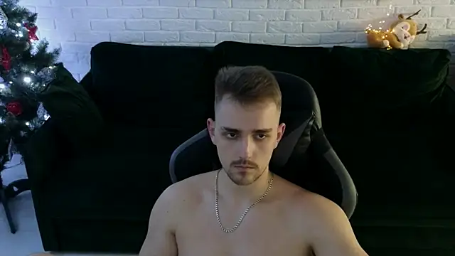 Snapshot of Larstar01 chatting on December 2024 04:42:02 AM Larstar01 online show from December 2024 04:42:02 AM