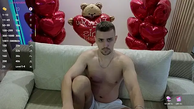 Snapshot of Larstar01 chatting on October 2025 08:51:01 PM Larstar01 online show from October 2025 08:51:01 PM