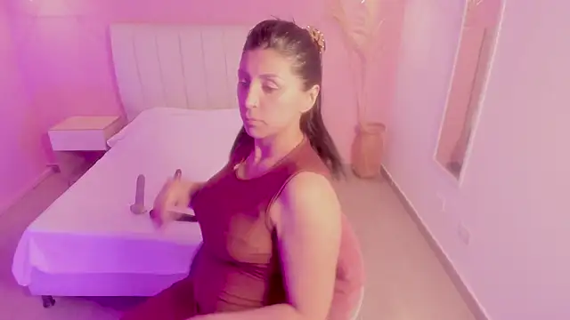 tiffani  love online show from February 2025 12:04:02 PM