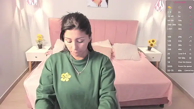 tiffani  love online show from March 2025 01:39:02 PM