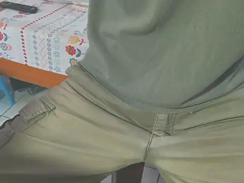 Snapshot of triangle0623 chatting on November 2025 08:04:01 AM triangle0623 online show from November 2025 08:04:01 AM