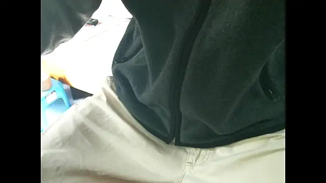 Snapshot of triangle0623 chatting on December 2025 03:44:02 AM triangle0623 online show from December 2025 03:44:02 AM