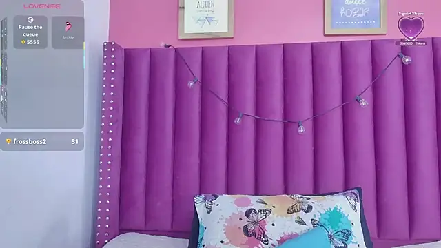 Snapshot of kinkyhousewifee chatting on December 2025 02:53:01 AM kinkyhousewifee online show from December 2025 02:53:01 AM