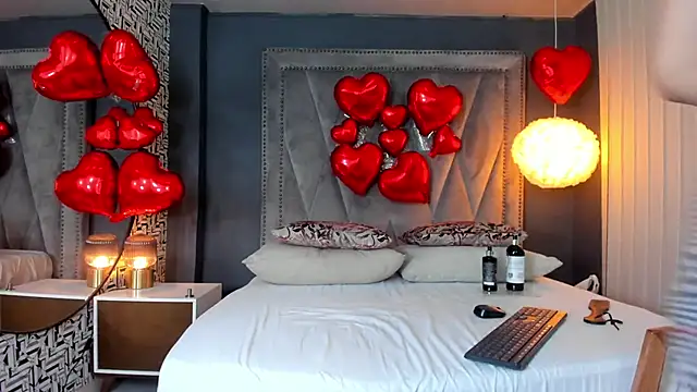 nahomi sweett online show from February 2025 10:59:01 AM