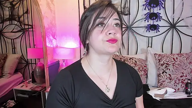 nahomi sweett online show from October 2025 11:00:02 AM