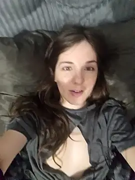 Snapshot of oxitocindi chatting on October 2025 12:13:01 AM oxitocindi online show from October 2025 12:13:01 AM