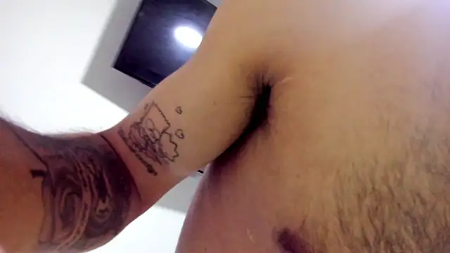 Snapshot of Aronxxs chatting on November 2025 09:22:02 AM Aronxxs online show from November 2025 09:22:02 AM