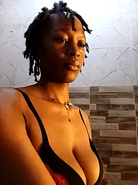 Snapshot of Ayrella02 chatting on October 2025 05:02:02 PM Ayrella02 online show from October 2025 05:02:02 PM