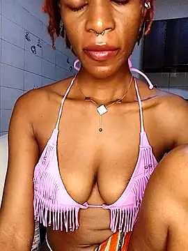 Ayrella02 online show from December 2025 01:13:01 AM