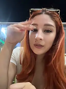 Snapshot of Mon_Cherry chatting on June 2026 01:33:01 AM Mon Cherry online show from June 2026 01:33:01 AM
