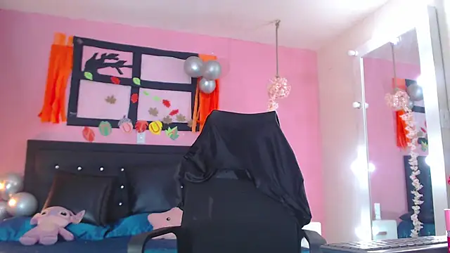 SamaraCortez online show from October 2025 07:46:02 PM