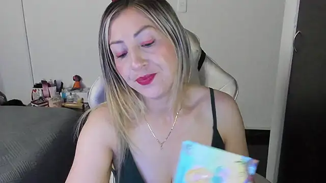 Snapshot of Andreina_Suann chatting on November 2025 11:00:02 AM Andreina Suann online show from November 2025 11:00:02 AM