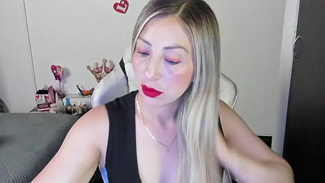 Snapshot of Andreina_Suann chatting on November 2025 10:52:02 AM Andreina Suann online show from November 2025 10:52:02 AM