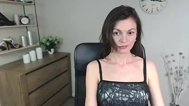 Snapshot of VivianWILD chatting on December 2024 01:41:02 PM VivianWILD online show from December 2024 01:41:02 PM