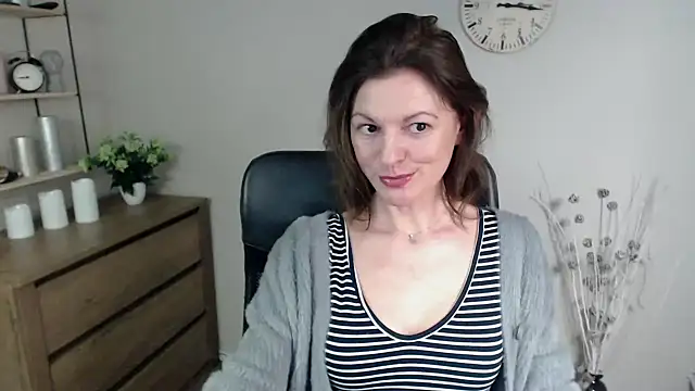 Snapshot of VivianWILD chatting on January 2025 07:39:01 AM VivianWILD online show from January 2025 07:39:01 AM