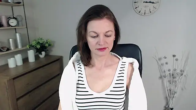 Snapshot of VivianWILD chatting on January 2025 06:47:01 AM VivianWILD online show from January 2025 06:47:01 AM